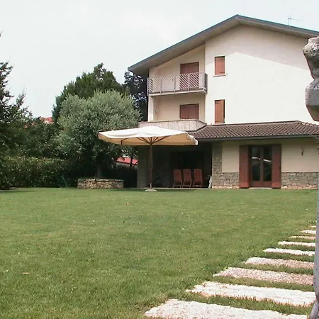 & Garden Bed and Breakfast 3*