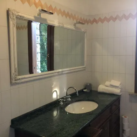 & Garden Bed and Breakfast 3*